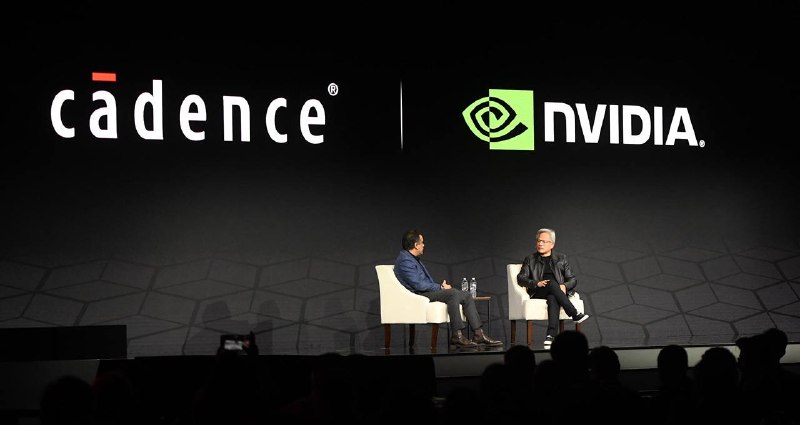 Логотип Cadence Design Systems на фоне здания в Ереване
