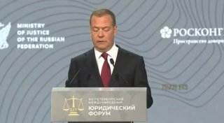 Медведев обвинил Армению в содействии усилению влияния НАТО в регионе