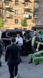 Сурен Папикян обсудил вопросы с молодёжной организацией «Гражданского договора» в Ереване