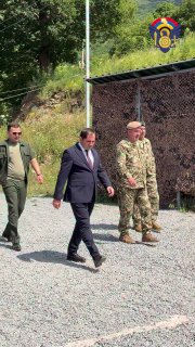 Министр обороны Сурен Папикян встретился с участниками сборов в Ереване
