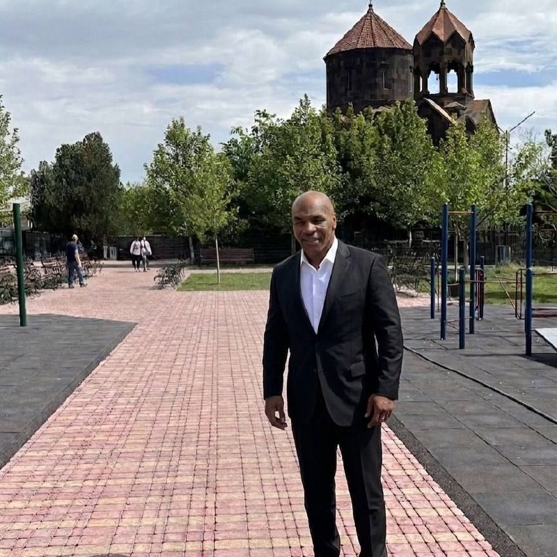 Майк Тайсон посетил парк Артура Абрахама в Нор Чарбахе Еревана