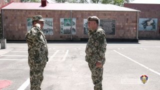 Генерал-лейтенант Эдвард Асрян провёл строевой смотр на Республиканском сборном пункте в Ереване перед призывом 2026