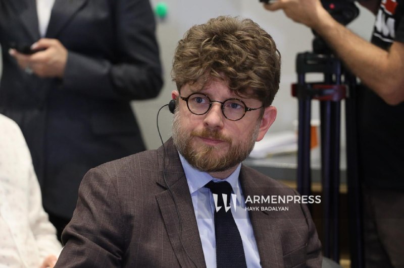 Посол Франции Оливье Декотиньи: ЕС поможет Армении преодолеть экономическое давление со стороны России