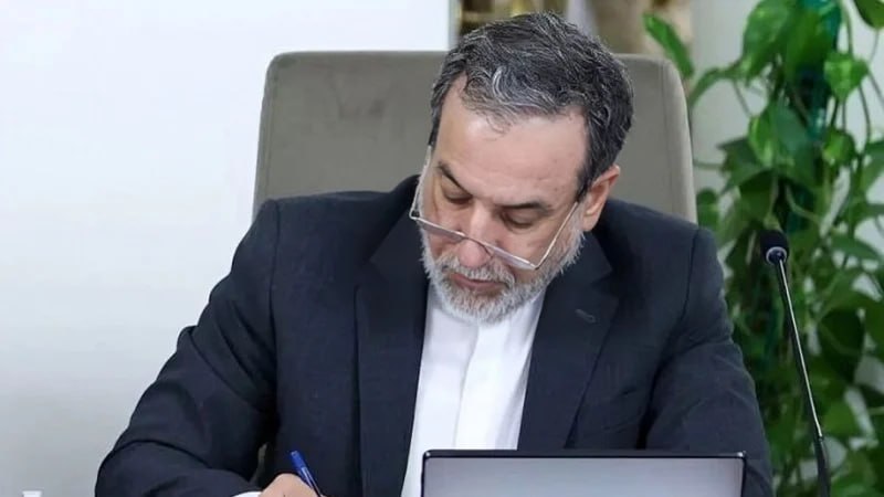 Министр иностранных дел Ирана Аракчи раскритиковал американского чиновника за высказывания о сборной Ирана