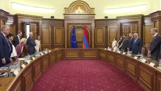 Фон дер Ляйен пообещала Пашиняну открыть рынок ЕС для армянских товаров в случае закрытия РФ