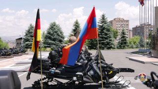 Армия Армении получила 16 немецких снегоходов для высокогорья